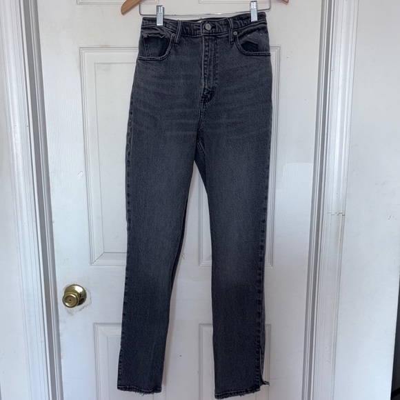 Abercrombie 90’s Straight Ultra High Rise Split Hem Jeans - Picture 2 of 6